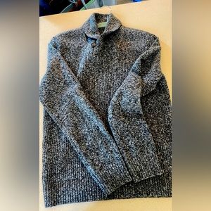 Perfect guy’s sweater 🖤🖤